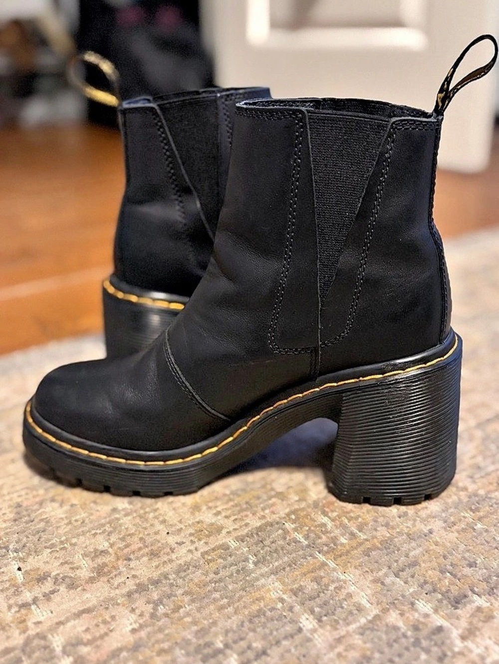 Dr. Martens Spence Leather Flared Heel Chelsea Boots Black - Picture 6 of 11